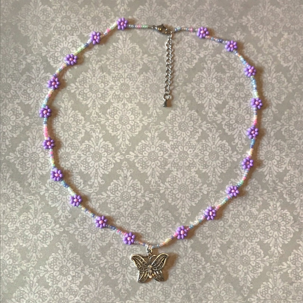 🦋 Daisy chain butterfly pendant necklace🦋